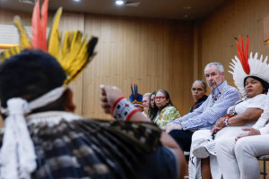 Indígenas Munduruku são recebidos por presidente da COP