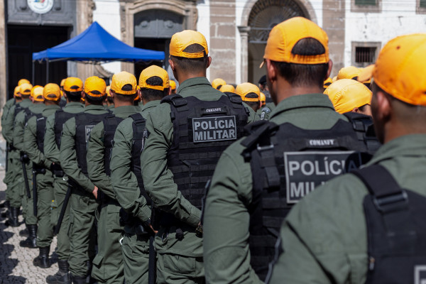  Recife, PE, 14/11/2025 - OPERA&Ccedil;&Atilde;O PAPAI NOEL - A governadora de Pernambuco, Raquel Lyra, junto com a Policia Militar de Pernambuco, deu inicio da Opera&ccedil;&atilde;o Papai Noel no centro do Recife.