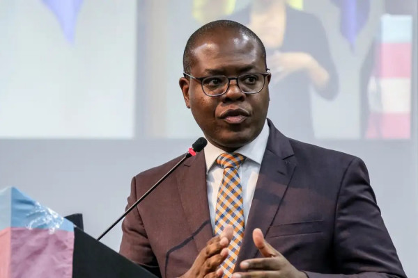 Ex-ministro Silvio Almeida é indiciado por importunação sexual