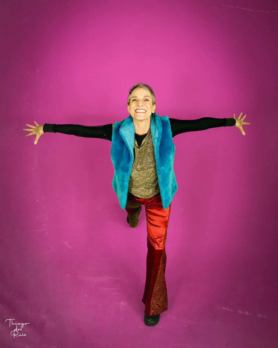 Cantora, compositora e multi instrumentista Laura Finocchiaro (Foto: Thiago dos Reis/Divulgação)