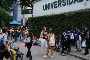 Neste segundo dia de provas, os inscritos confirmados vão testar os conhecimentos em 45 questões de múltipla escolha de matemática e mais 45 questões de ciências da natureza (química, física e biologia)