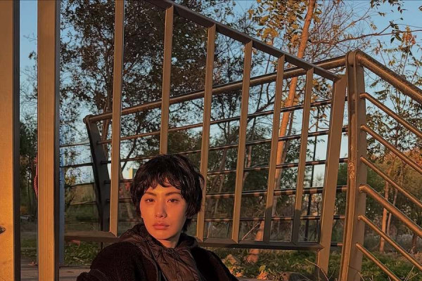 O invasor forçou a entrada na casa de Nana em um subúrbio de Seul com a intenção de roubar, disse à AFP um detetive da delegacia de polícia de Guri