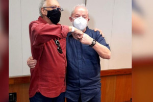 Cantor Jards Macalé e o presidente Lula 