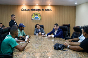 Vereadores do Recife se reuniram com representantes dos carroceiros, após o protesto desta segunda (17) 
