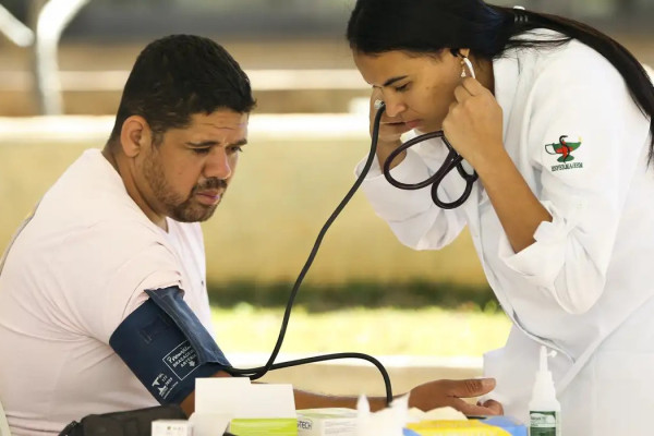 Homens não costumam seguir reocmendações médicas para fazer exames, mostra pesquisa (Foto: Marcelo Camargo/Agência Brasil)