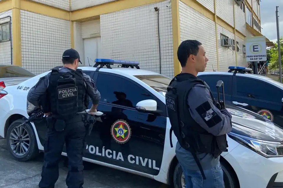 Civil carioca deu prosseguimento nesta segunda a megaoperação que atinge 11 estados brasileiros/DIVULGAÇÃO/PCRJ
