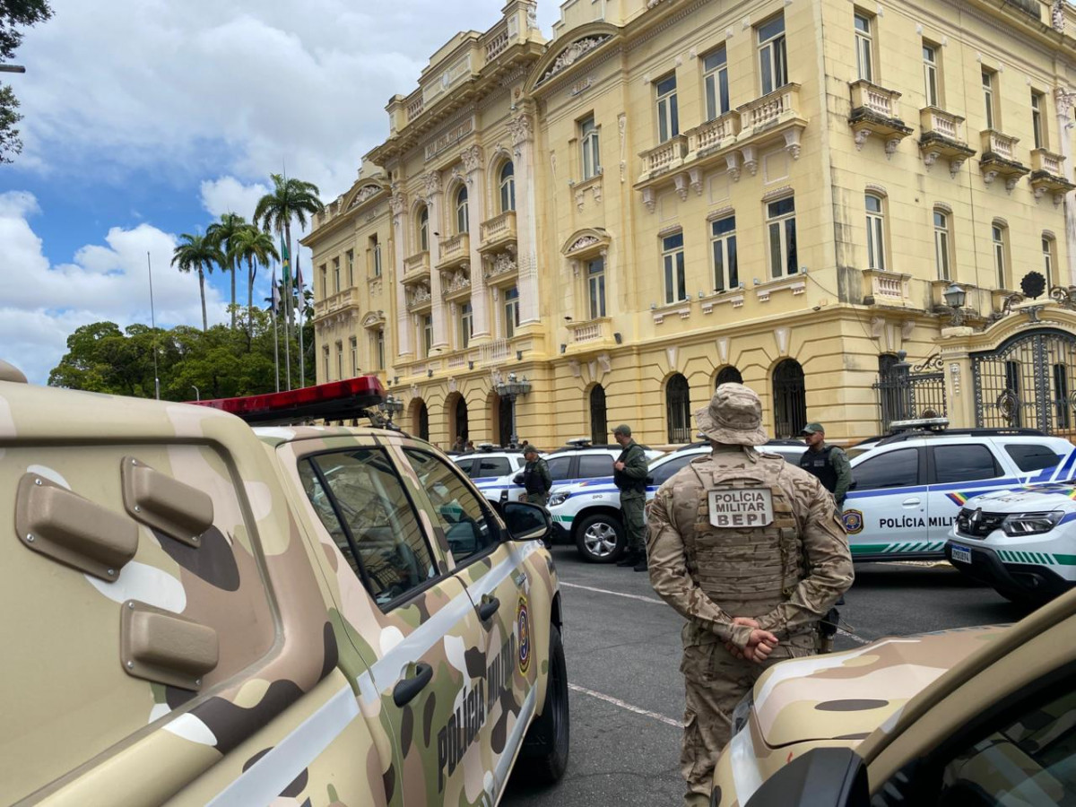 Segurança Pública de Pernambuco recebe helicóptero, drones, fuzis e novas viaturas
 (Foto: Cadu Silva/DP)