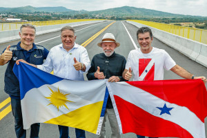 Presidente da República, Luiz Inácio Lula da Silva, durante a visita à Ponte Xambioá e o corte da fita de inauguração