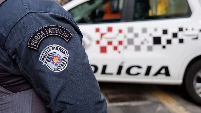 Quatro policiais militares entraram, portando armas, na Emei Antônio Bento (Butantã), depois de terem recebido a ligação do pai/Foto: Reprodução/Polícia Militar