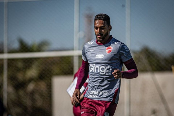 Júnior Todinho, ex-atacante do Vila Nova