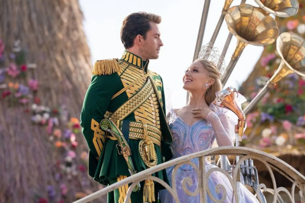 Jonathan Bailey retorna como Prince Fiyero (Universal/Divulgação)