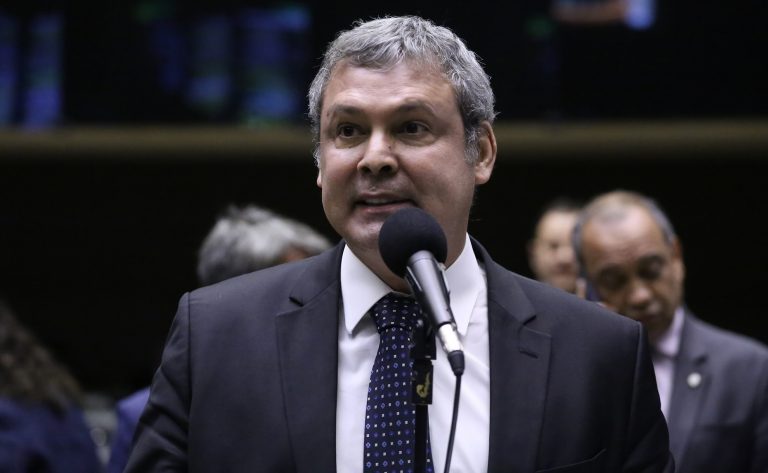 Lindbergh Farias: a última versão do texto não foi debatida com o governo.
/Kayo Magalhães/Câmara dos Deputados