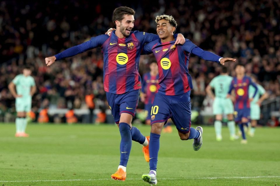 Lamine Yamal e Ferran Torres, jogadores do Barcelona/LLUIS GENE / AFP