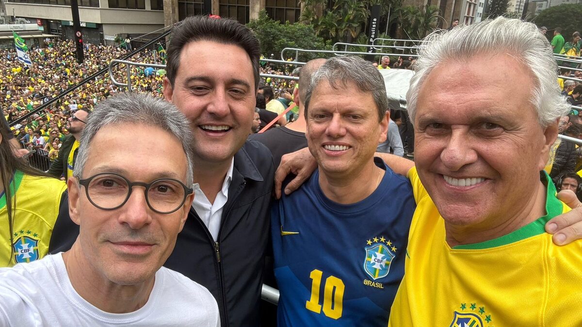 Zema, Ratinho Júnior, Tarcísio e Caiado participam de ato em São Paulo; eles defenderam Bolsonaro após prisão 
/Foto: Divulgação