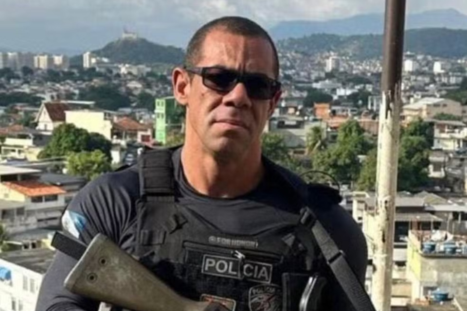 O policial Rodrigo Vasconcellos Nascimento no Hospital Copa D’Or, em Copacabana, na Zona Sul do Rio, após 20 dias internado/Reprodução