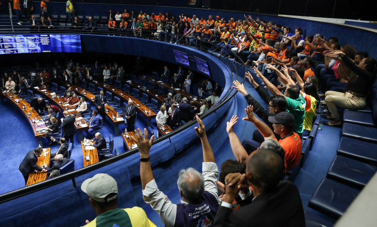 Sessão do Senado que votou o projeto de lei complementar (PLP 185/2024) que regulamenta a aposentadoria especial dos agentes comunitários de saúde e dos agentes de combate às endemias/Lula Marques/Agência Brasil