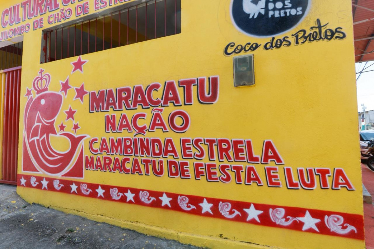 Fundado em 1935, o Cambinda Estrela surgiu no Alto Santa Isabel, em Casa Amarela, e se consolidou como um dos maiores maracatus-nação do Recife (Foto: Marina Torres / DP Fotos)