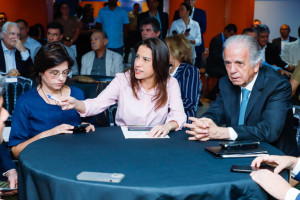 Governadora Raquel Lyra (PSD) ao lado do ministro da Defesa, José Múcio Monteiro, e da vice-governadora Priscila Krause (PSD)