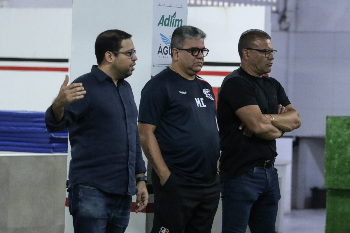 Comissão técnica e diretoria do Santa Cruz/Evelyn Victoria/SCFC