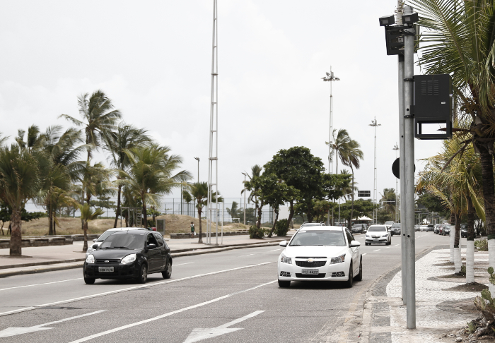 Radares de velocidade evitam acidentes graves, diz estudo/Foto: Blenda Souto Maior/ArquivoDP