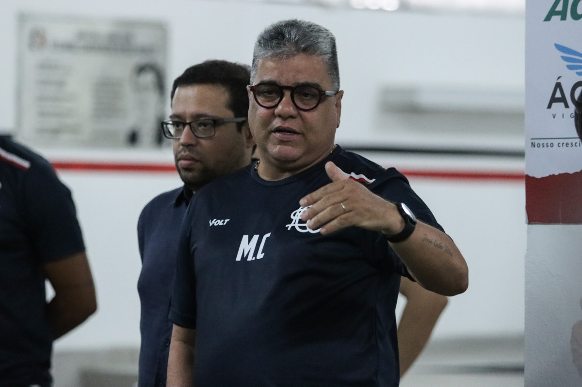 Marcelo Cabo, técnico do Santa Cruz/Evelyn Victoria/SCFC