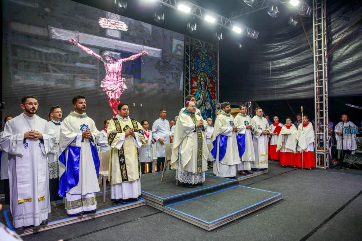 Festa do Morro tem início com missa e procissão  (Foto: Crysli Viana/DP Foto)