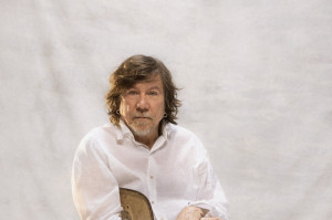 Cantor e compositor Lenine