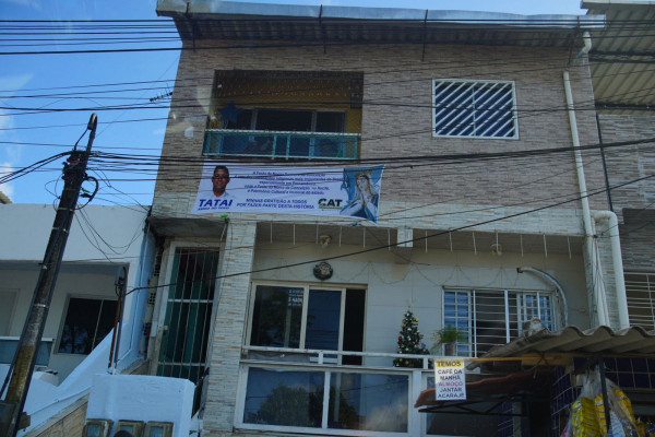 Banners de apoio a políticos no Morro da Conceição