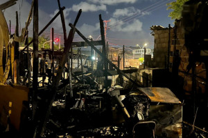 Rescaldo do incêndio na Caxangá. 
