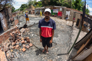 Washington contou que acordou em meio ao incêndio criminoso