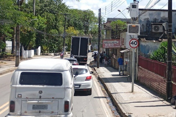 Segundo o DER-PE, esse novo quantitativo irá se juntar aos atuais 64 equipamentos que já estão em funcionamento, totalizando 99 pontos de fiscalização eletrônica previstos. (Foto: Divulgação/DER-PE)