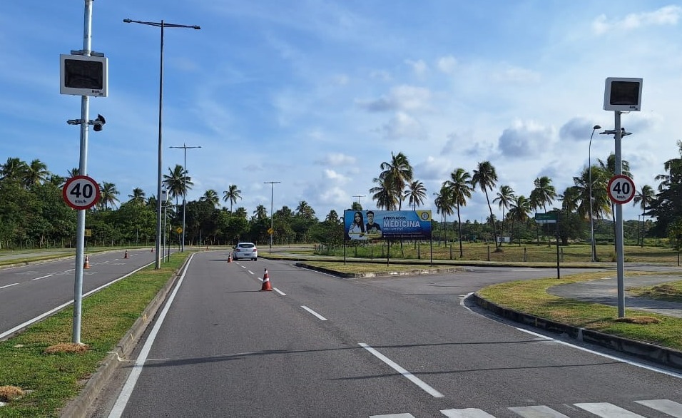 Segundo o DER-PE, esse novo quantitativo irá se juntar aos atuais 64 equipamentos que já estão em funcionamento, totalizando 99 pontos de fiscalização eletrônica previstos./Foto: Divulgação / DER-PE