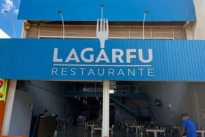 O restaurante Lagarfu fica localizado na QNN 17, em Ceilândia, Distrito Federal