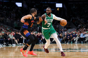 Jalen Brunson e Jaylen Brown, jogadores do Knicks e Boston Celtics, respectivamente 