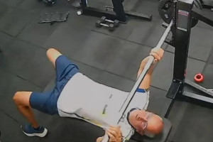 Ronald José Salvador Montenegro, de 55 anos, morreu em uma academia em Olinda após ser atingido no peito pela barra de um exercício