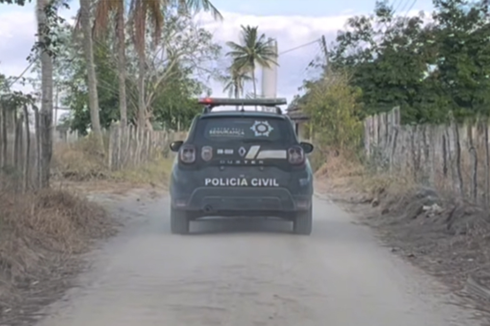 Agentes da Delegacia de Lajedo seguem procurando o corpo da idosa decapitada/REPRODUÇÃO/REDES SOCIAIS