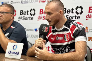 Ianson, zagueiro do Santa Cruz 