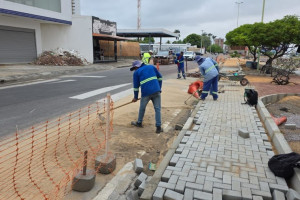 Equipes da Prefeitura de Petrolina estão trabalhando para reparar os danos materiais causados pelas chuvas.