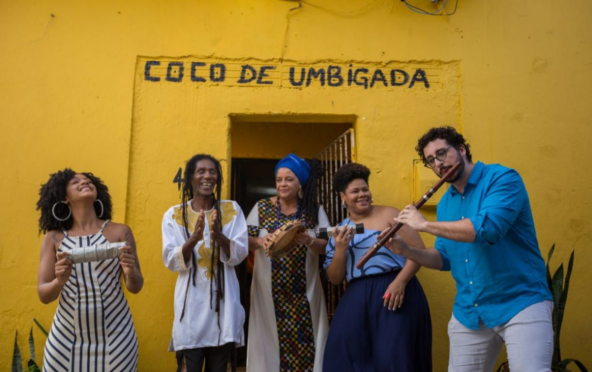 Alice Ialodê, Mestre Quinho Caetés, Mãe Beth de Oxum, Surama Ramos e Henrique Albino  /Foto: Hugo Muniz/Divulgação