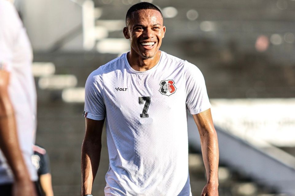 Robinho, atacante do Santa Cruz/Evelyn Victoria/SCFC