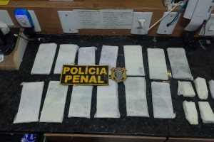 Celulares apreendidos no Presídio de Igarassu