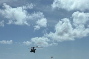 Helicóptero foi até navio para resgatar grego 