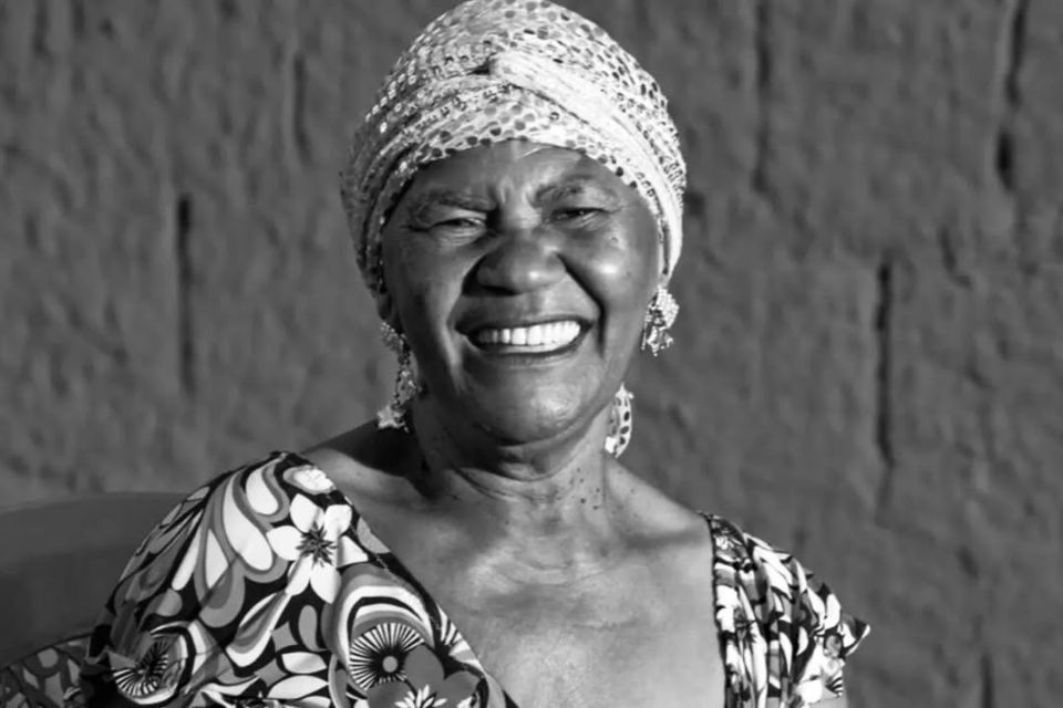 Mestra Severina Baracho da Silva, a Dona Biu, faleceu neste domingo (7)/Foto: Reprodução/Instagram/Lia de Itamaracá