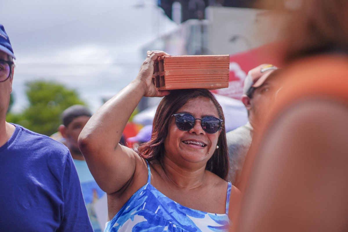 A técnica de enfermagem Renata Carla, de 48 anos, conseguiu comprar a casa própria há um mês/Francisco Silva/DP Foto
