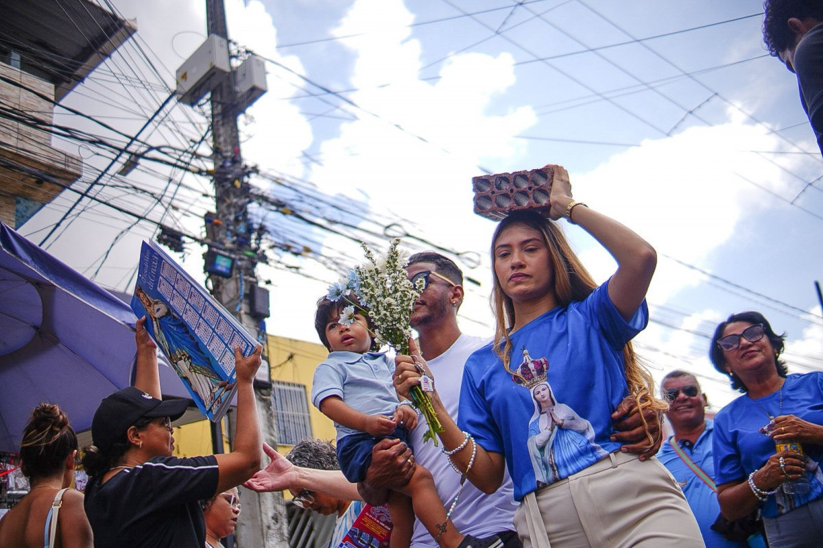 Kaelly Fernanda, de 24 anos, também agradeceu pela casa própria (Francisco Silva/DP Foto)