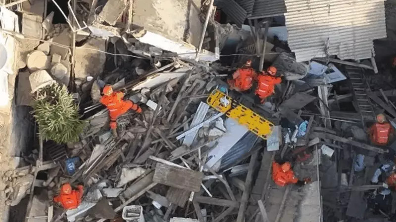 Casarão desaba no Rio de Janeiro/Divulgação/CBMERJ