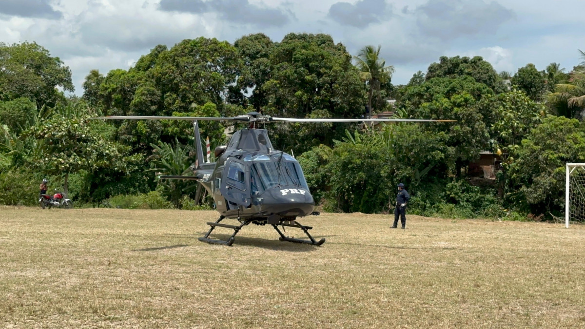 Helicóptero levou homem ferido ao Hospital da Restauração (HR), no Recife/PRF