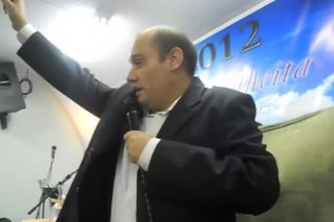 O pastor David Tonelli Mainarte foi condenado a um ano de reclusão por 'estelionato religioso'