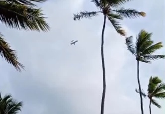 Ultraleve foi filmado antes de pouso forçado em Muro Alto /Redes Sociais 