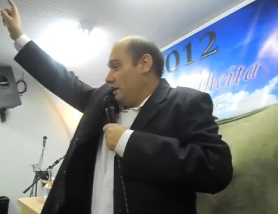 O pastor David Tonelli Mainarte foi condenado a um ano de reclusão por 'estelionato religioso'/Reprodução